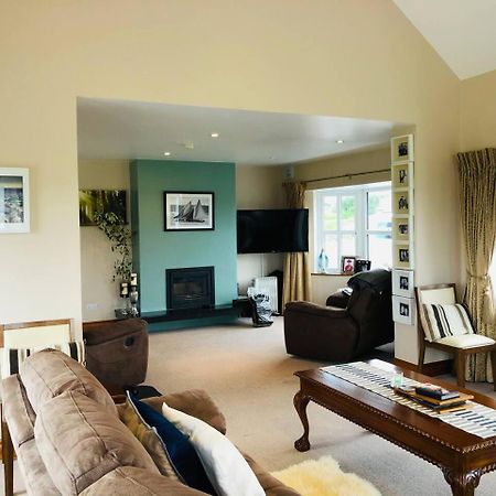 Connemara. 3 Bedroom, 8 Bed, Holiday Home Голуэй Экстерьер фото