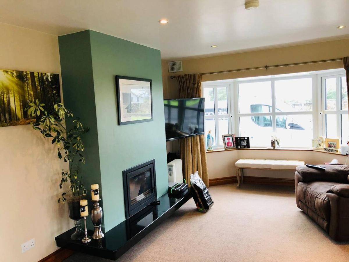 Connemara. 3 Bedroom, 8 Bed, Holiday Home Голуэй Экстерьер фото