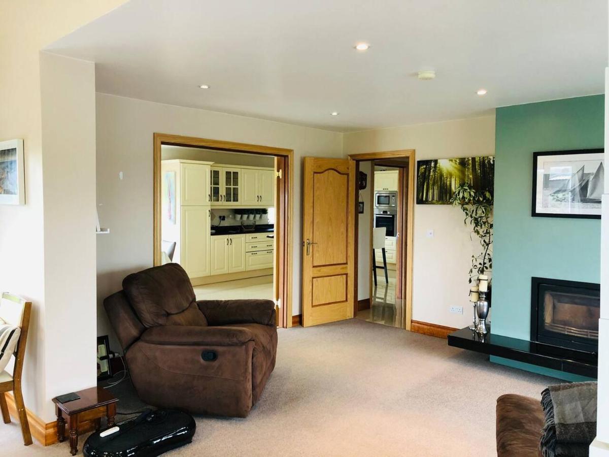 Connemara. 3 Bedroom, 8 Bed, Holiday Home Голуэй Экстерьер фото