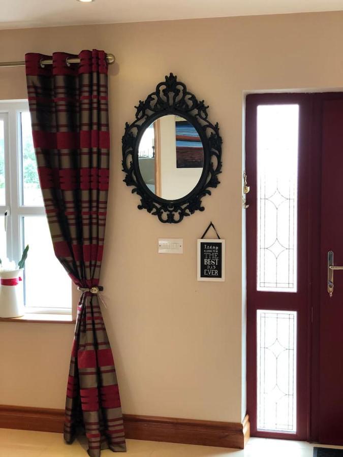 Connemara. 3 Bedroom, 8 Bed, Holiday Home Голуэй Экстерьер фото