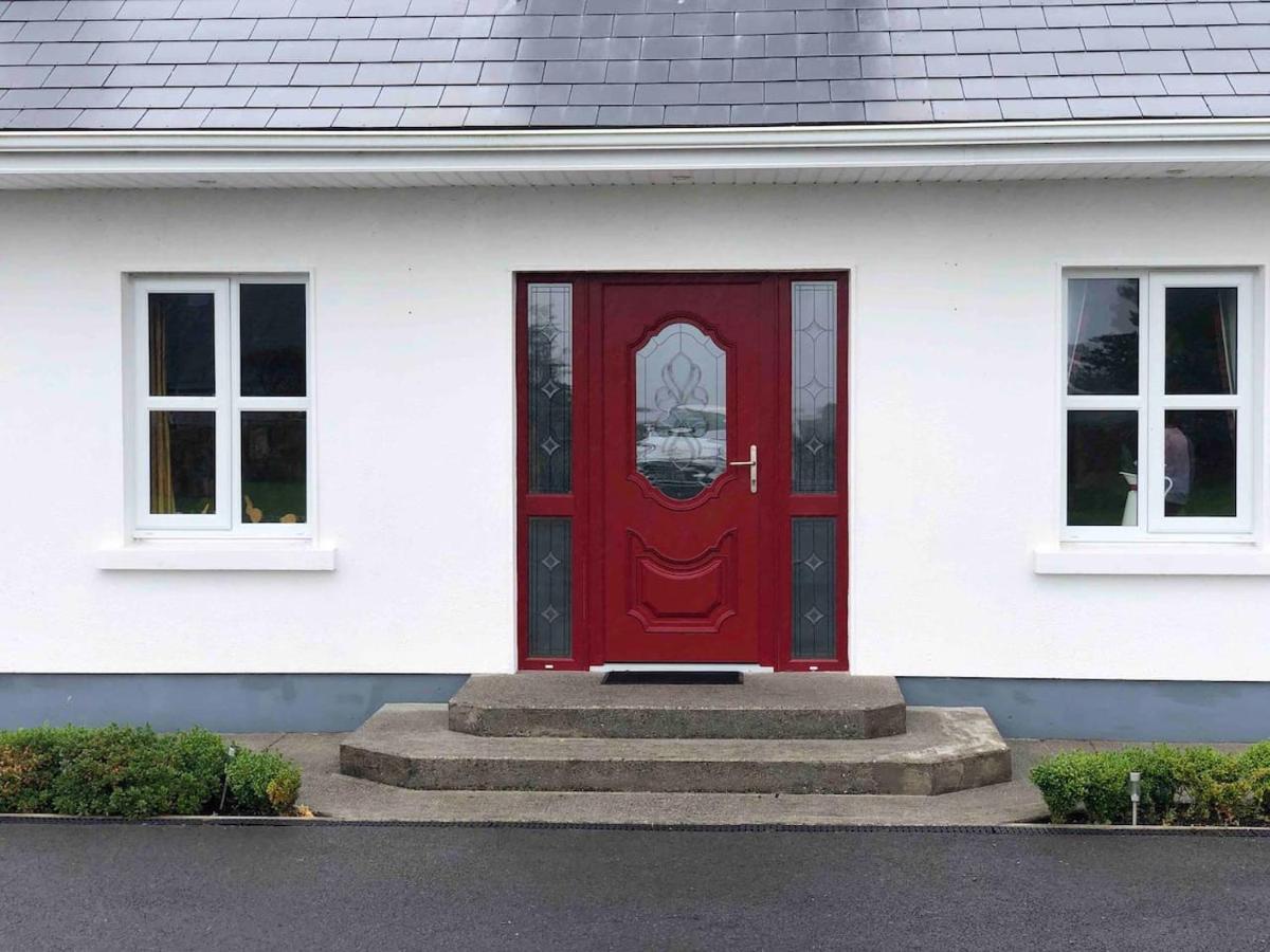 Connemara. 3 Bedroom, 8 Bed, Holiday Home Голуэй Экстерьер фото