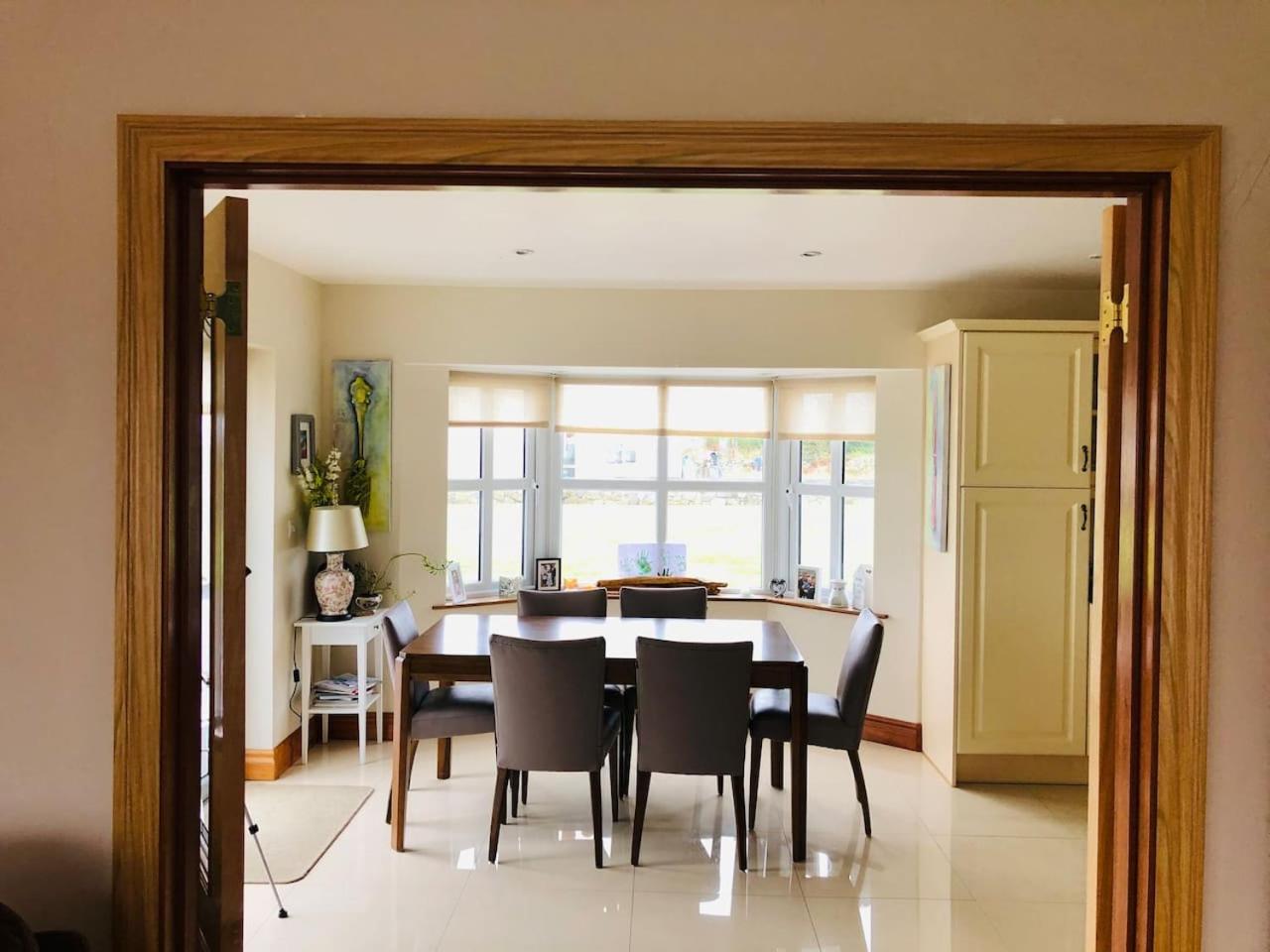 Connemara. 3 Bedroom, 8 Bed, Holiday Home Голуэй Экстерьер фото