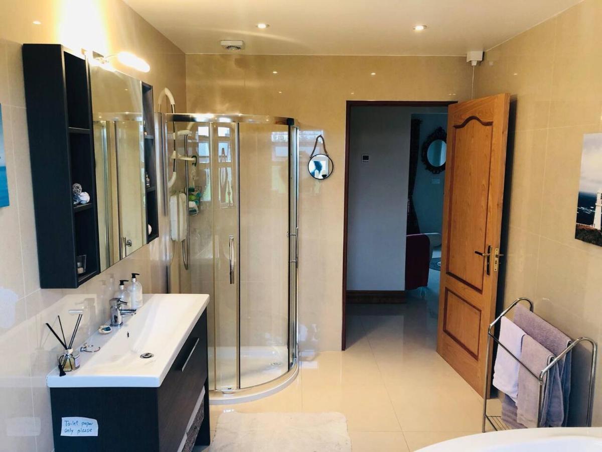 Connemara. 3 Bedroom, 8 Bed, Holiday Home Голуэй Экстерьер фото